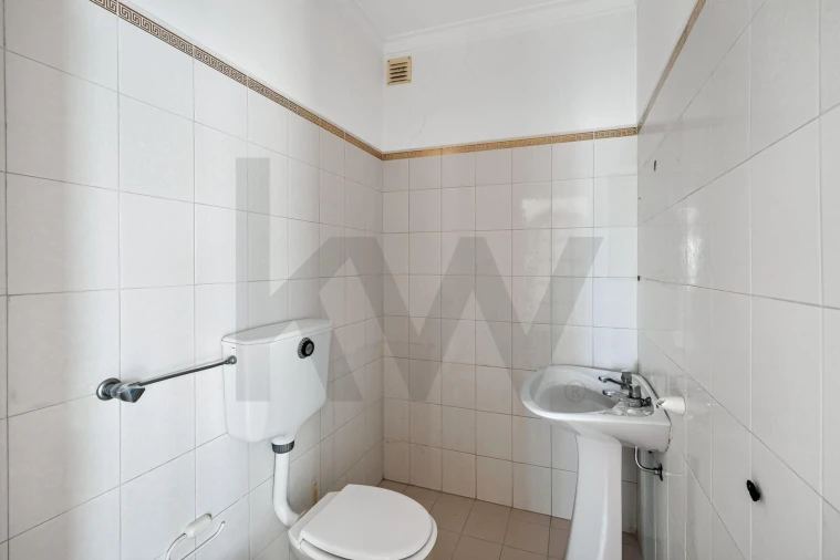 Apartamento T3 para Venda em Carcavelos e Parede Foto 23