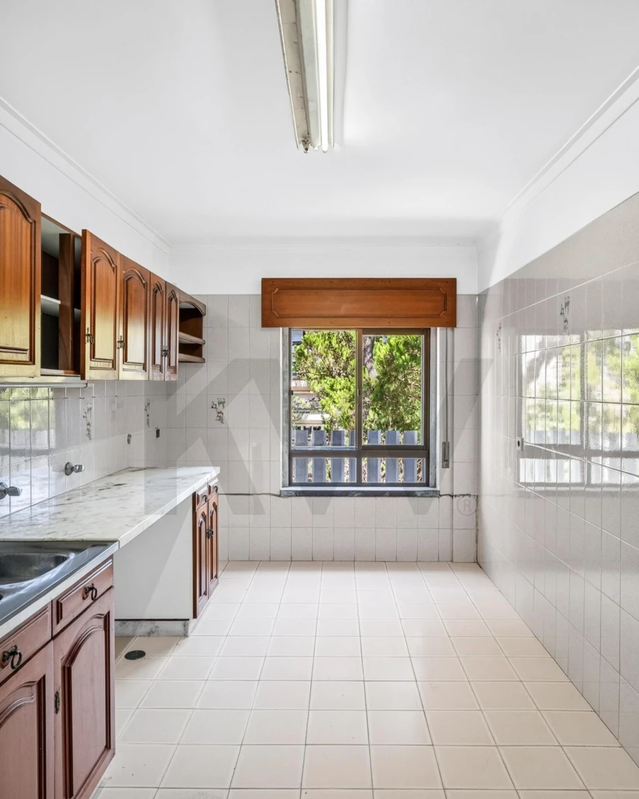 Apartamento T3 para Venda em Carcavelos e Parede Foto 14