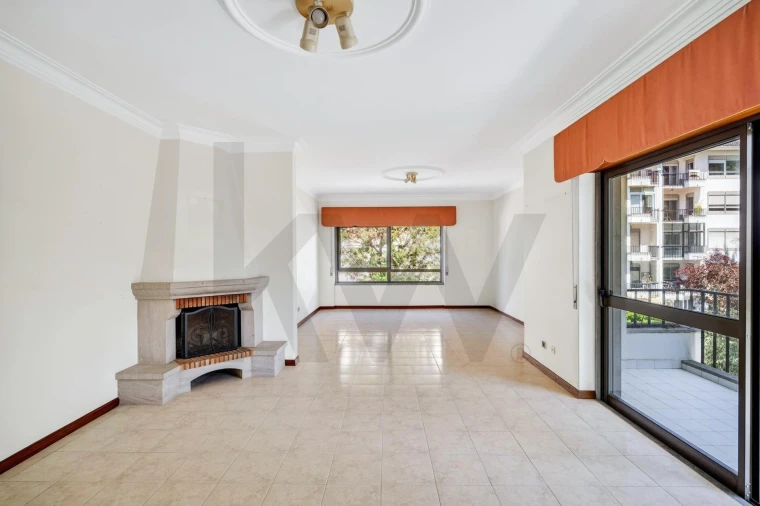 Apartamento T3 para Venda em Carcavelos e Parede Foto 3