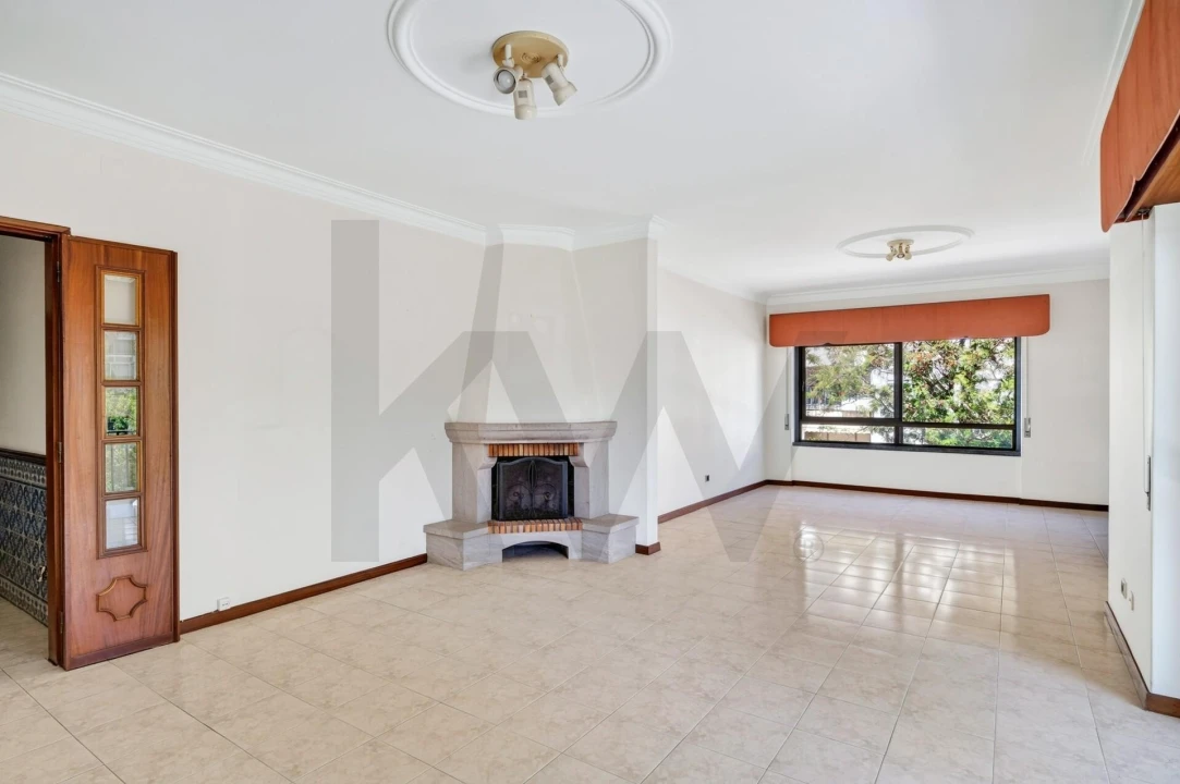Apartamento T3 para Venda em Carcavelos e Parede Foto 2