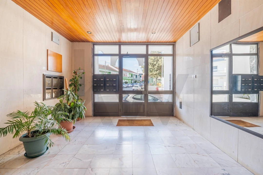Apartamento T3 para Venda em Almada, Cova da Piedade, Pragal e Cacilhas Foto 3