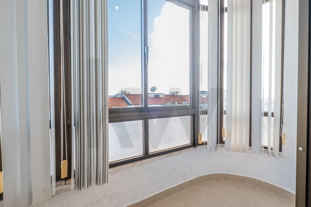 Apartamento T3 para Venda em Almada, Cova da Piedade, Pragal e Cacilhas Foto 28