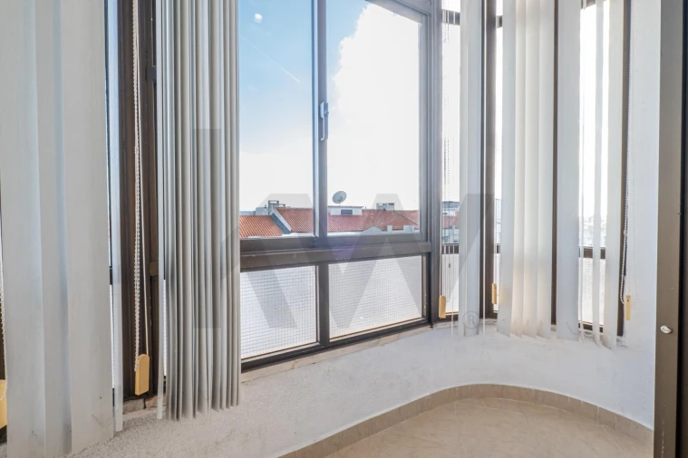 Apartamento T3 para Venda em Almada, Cova da Piedade, Pragal e Cacilhas Foto 28