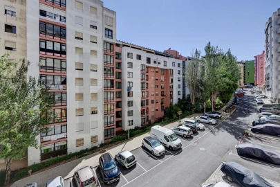 Apartamento T2 para Venda em Massamá e Monte Abraão