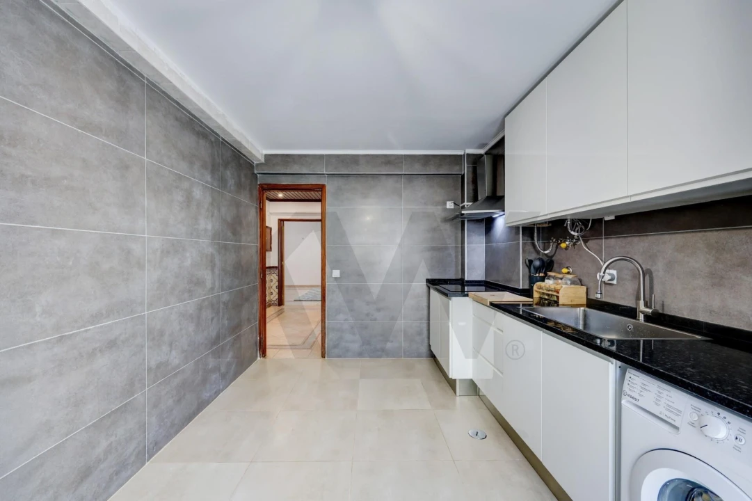 Apartamento T2 para Venda em Massamá e Monte Abraão Foto 2