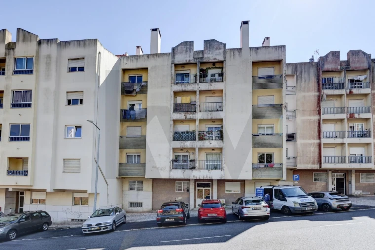 Apartamento T2 para Venda em Massamá e Monte Abraão Foto 27