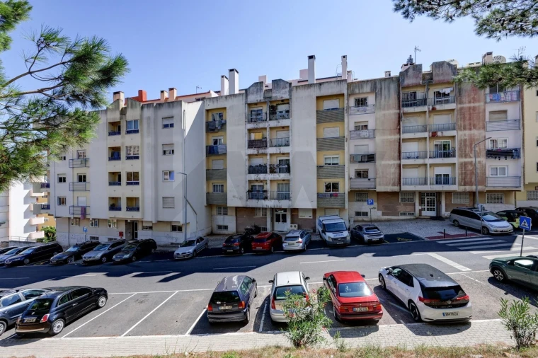 Apartamento T2 para Venda em Massamá e Monte Abraão Foto 26