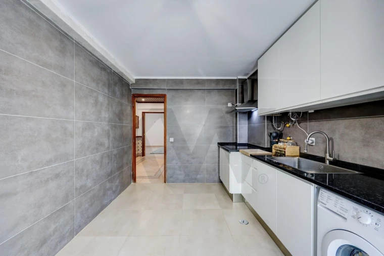 Apartamento T2 para Venda em Massamá e Monte Abraão Foto 2
