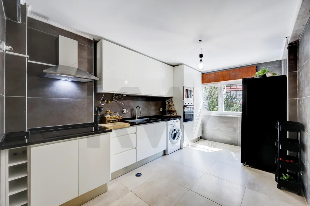 Apartamento T2 para Venda em Massamá e Monte Abraão Foto 3