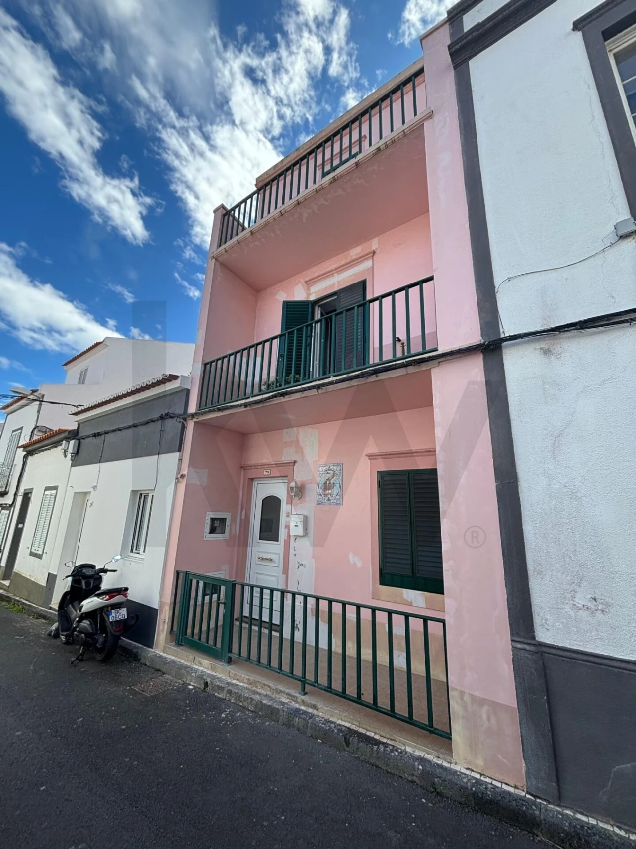 Moradia T4 para Venda em Ponta Delgada (São Sebastião) Foto 1