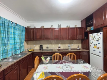 Moradia T4 para Venda em Ponta Delgada (São Sebastião)