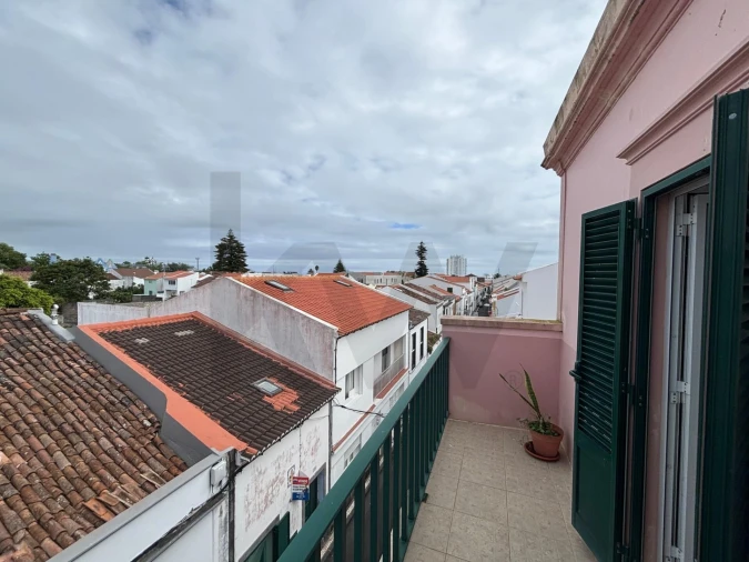 Moradia T4 para Venda em Ponta Delgada (São Sebastião) Foto 13