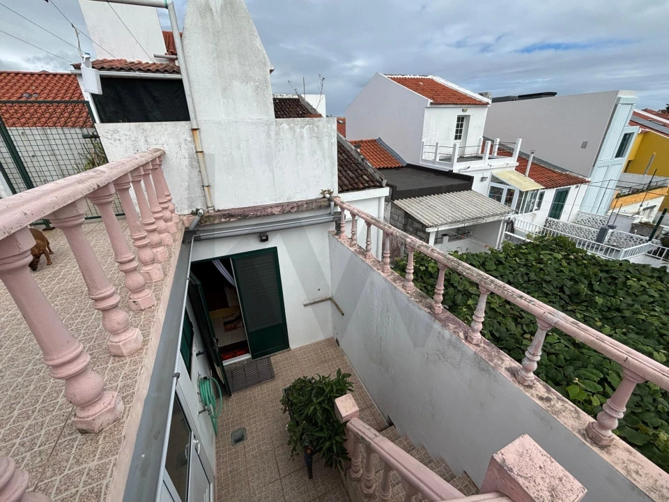 Moradia T4 para Venda em Ponta Delgada (São Sebastião) Foto 2
