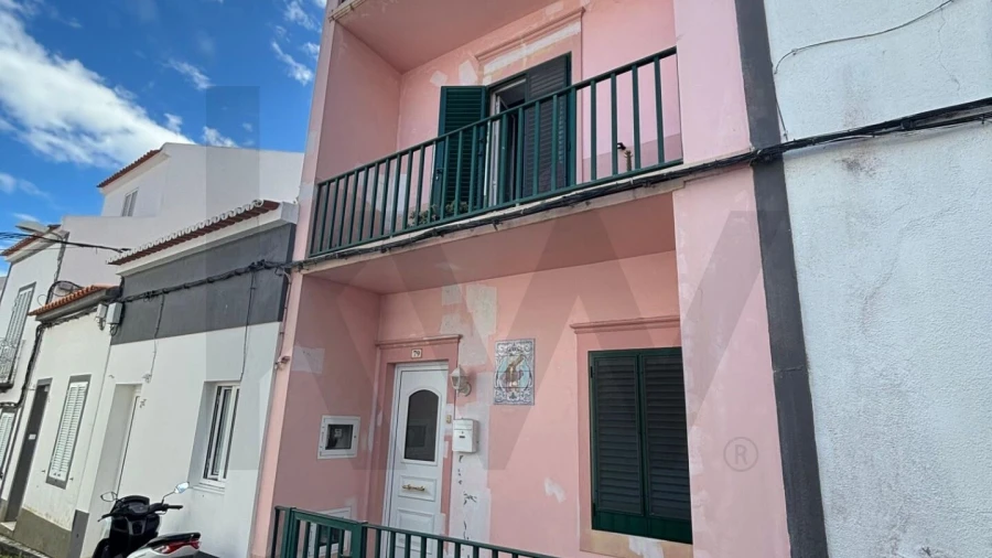 Moradia T4 para Venda em Ponta Delgada (São Sebastião)