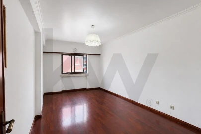 Apartamento T2 para Arrendamento em Cacém e São Marcos