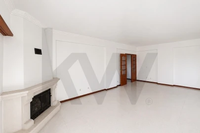 Apartamento T2 para Arrendamento em Cacém e São Marcos