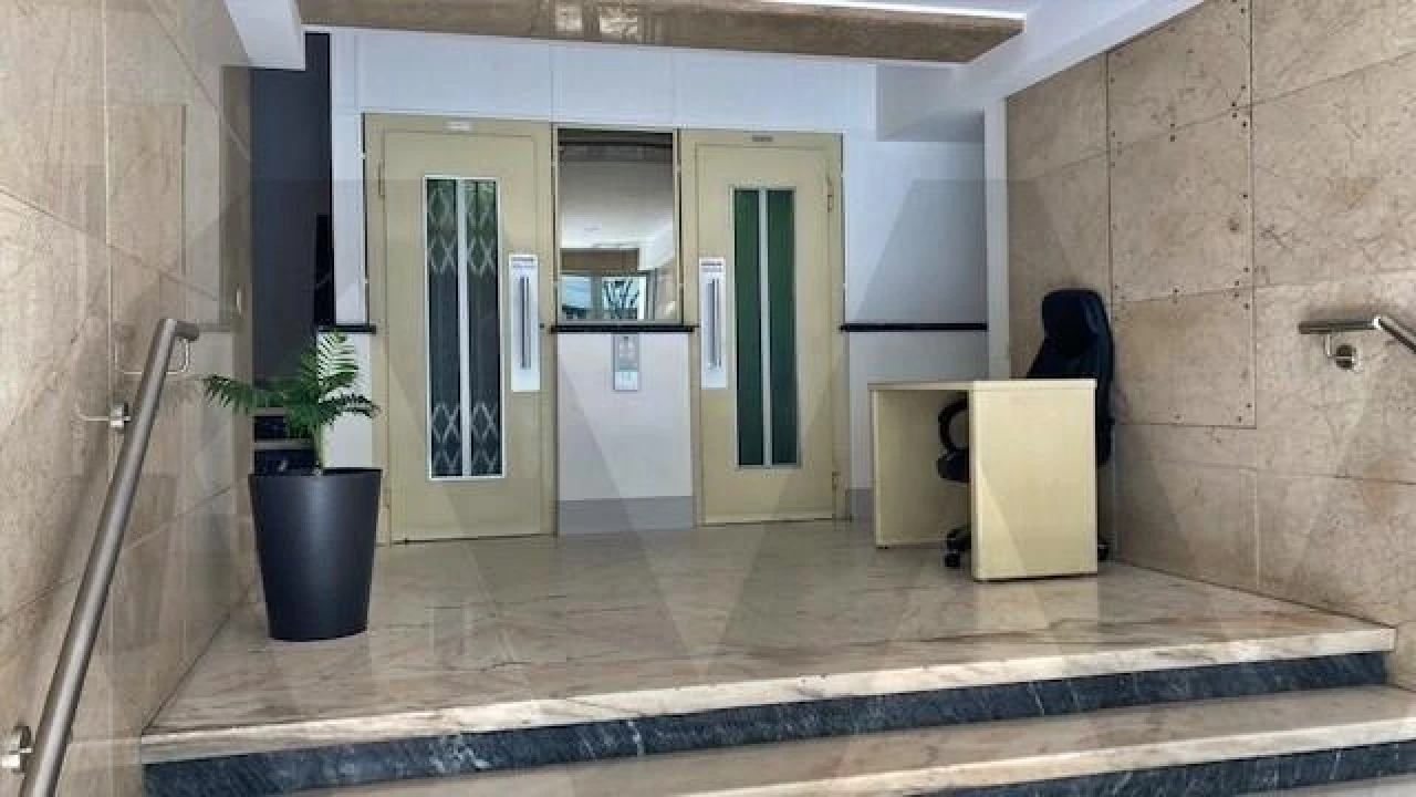 Apartamento T1 para Arrendamento em Santo António Foto 6