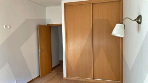 Apartamento T1 para Arrendamento em Santo António