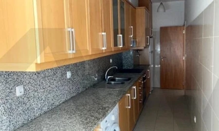 Apartamento T1 para Arrendamento em Santo António