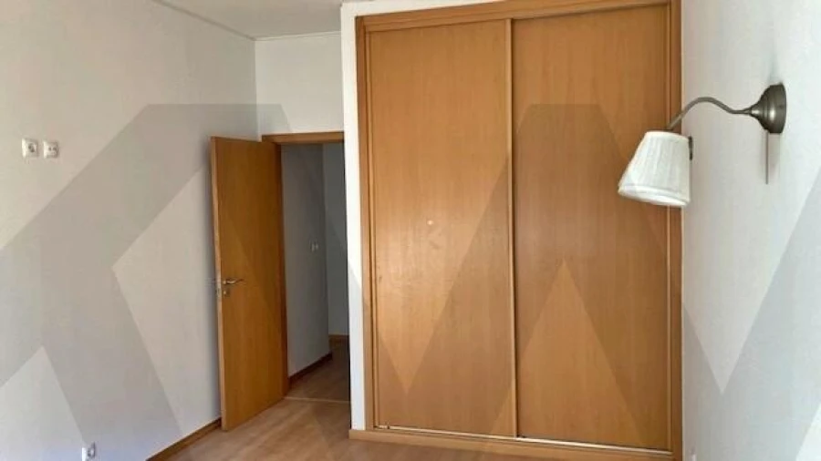 Apartamento T1 para Arrendamento em Santo António Foto 5