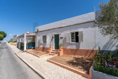 Moradia T2 para Venda em Quelfes
