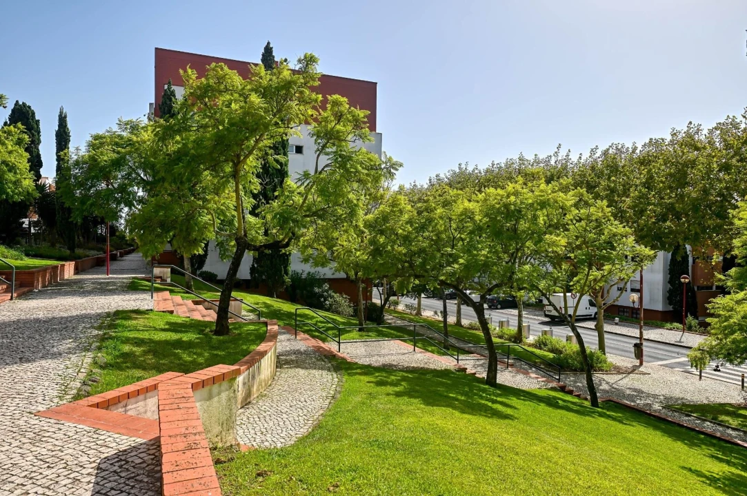 Apartamento T3 para Venda em Porto Salvo Foto 29