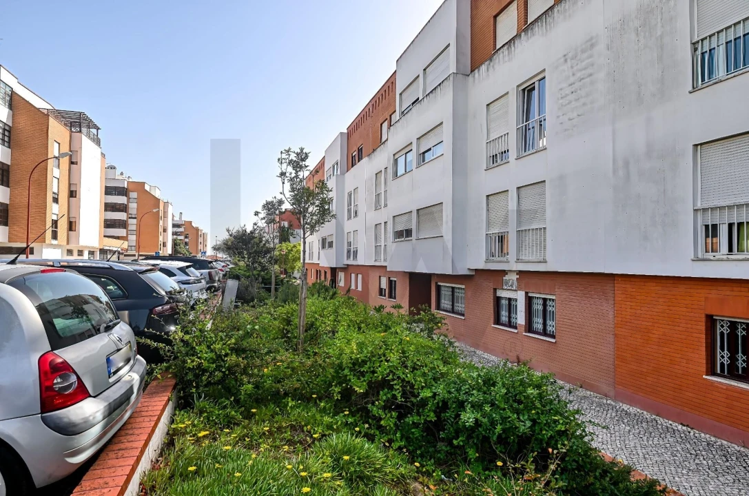 Apartamento T3 para Venda em Porto Salvo Foto 28