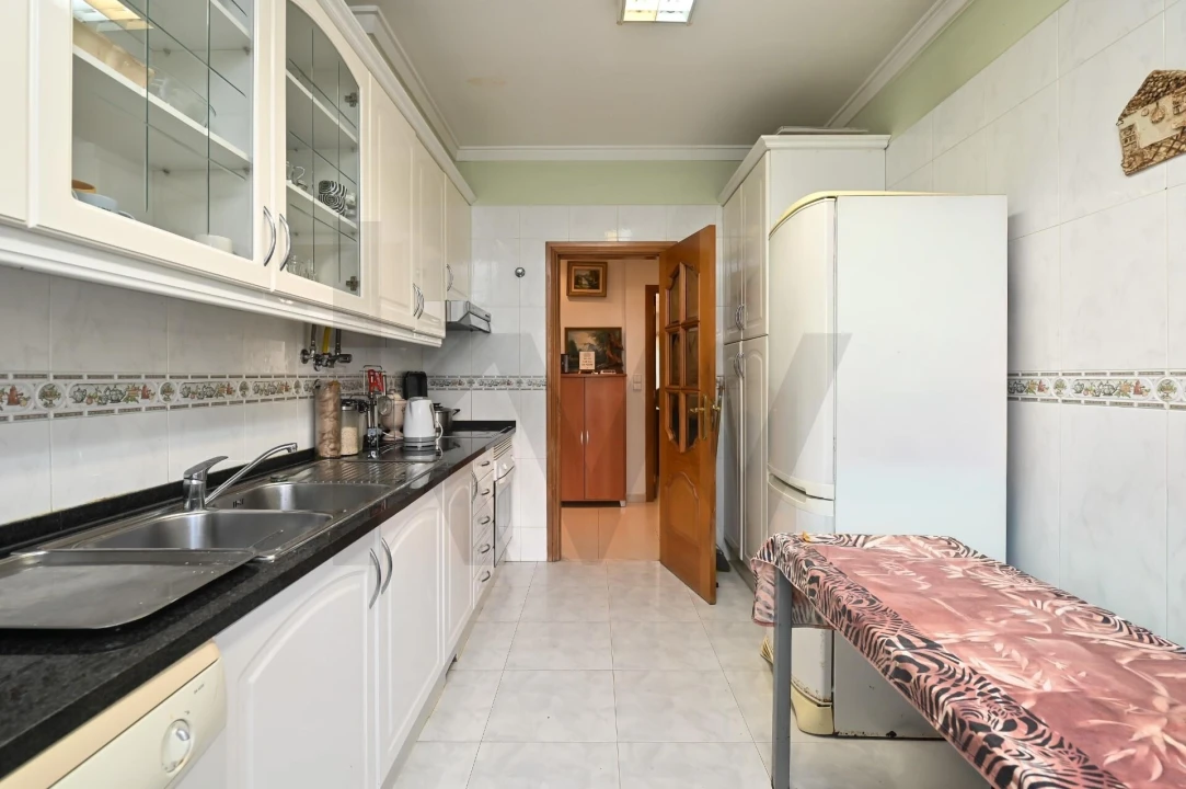 Apartamento T3 para Venda em Porto Salvo Foto 10