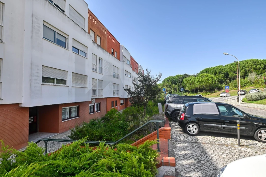 Apartamento T3 para Venda em Porto Salvo Foto 27