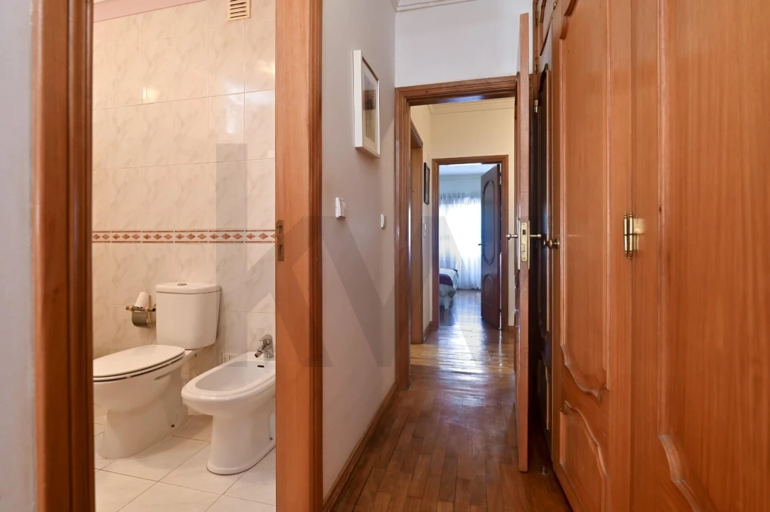 Apartamento T3 para Venda em Porto Salvo Foto 15