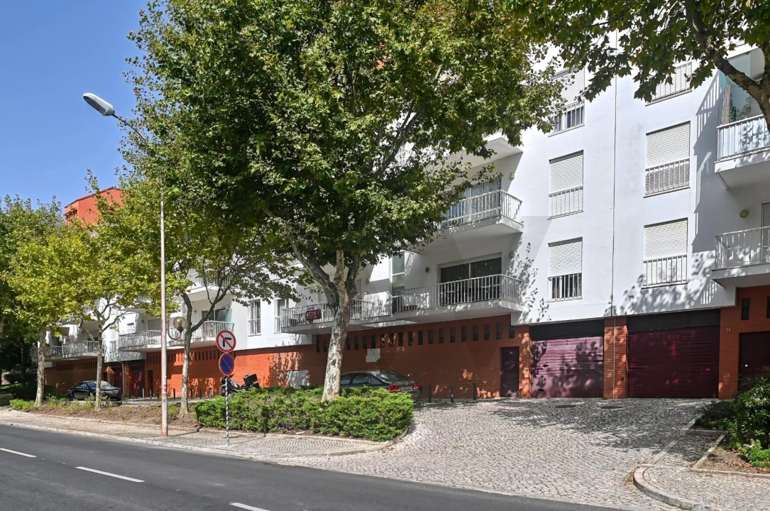 Apartamento T3 para Venda em Porto Salvo Foto 32
