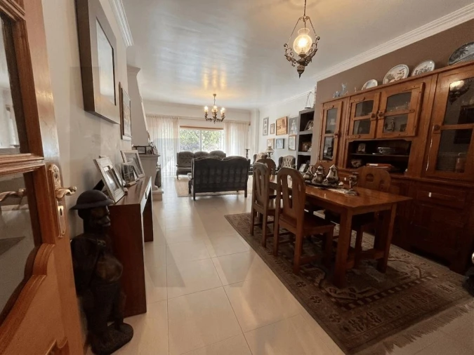 Apartamento T3 para Venda em Porto Salvo Foto 2