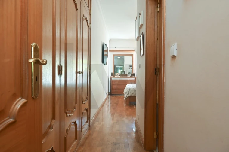 Apartamento T3 para Venda em Porto Salvo Foto 12