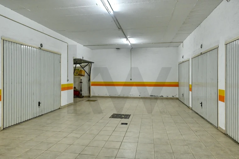 Apartamento T3 para Venda em Porto Salvo Foto 30