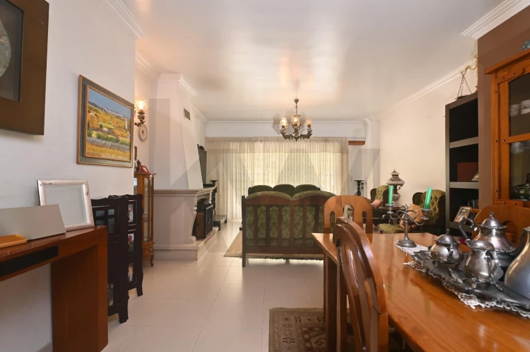 Apartamento T3 para Venda em Porto Salvo Foto 3