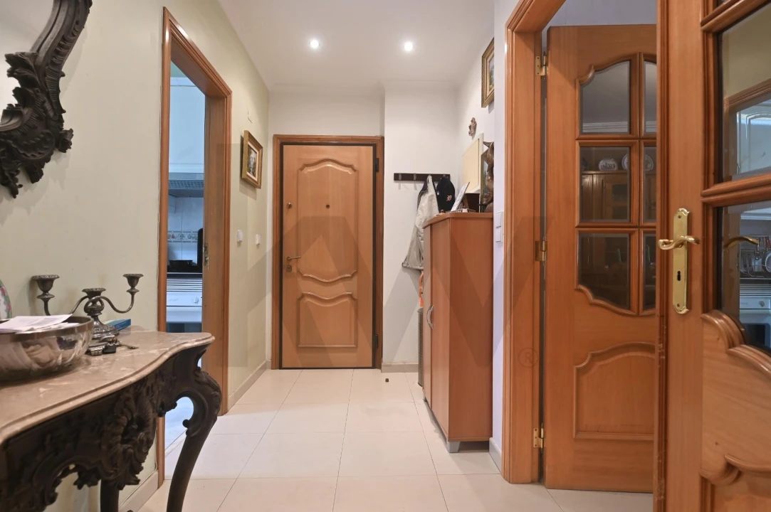 Apartamento T3 para Venda em Porto Salvo Foto 2