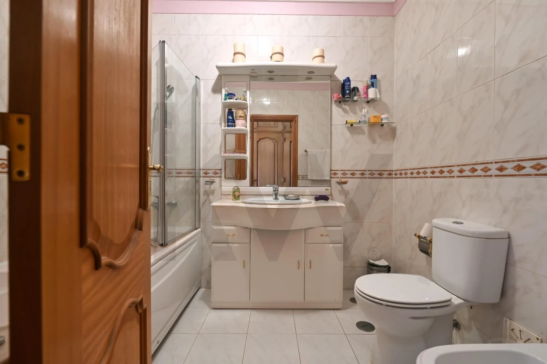 Apartamento T3 para Venda em Porto Salvo Foto 16
