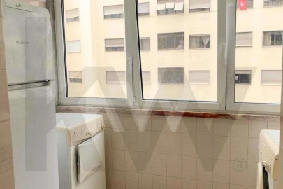 Apartamento T1 para Arrendamento em Benfica