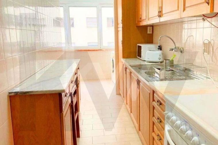 Apartamento T1 para Arrendamento em Benfica Foto 9