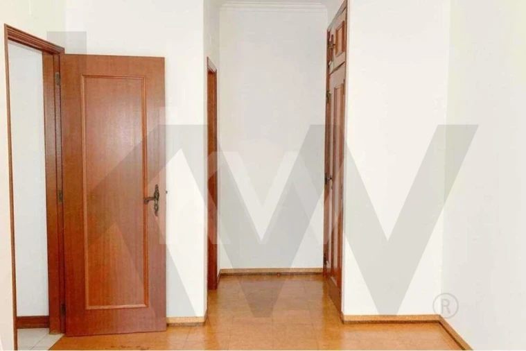 Apartamento T1 para Arrendamento em Benfica Foto 8