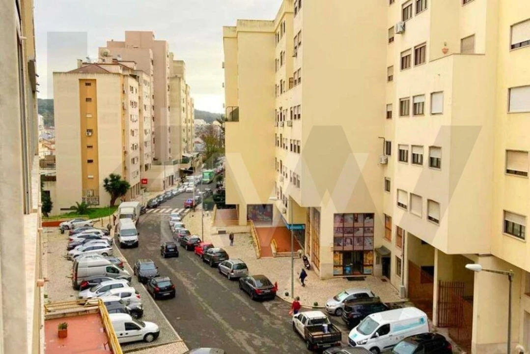 Apartamento T1 para Arrendamento em Benfica Foto 17