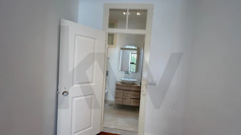 Apartamento T2 para Arrendamento em Misericórdia