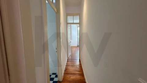 Apartamento T2 para Arrendamento em Misericórdia