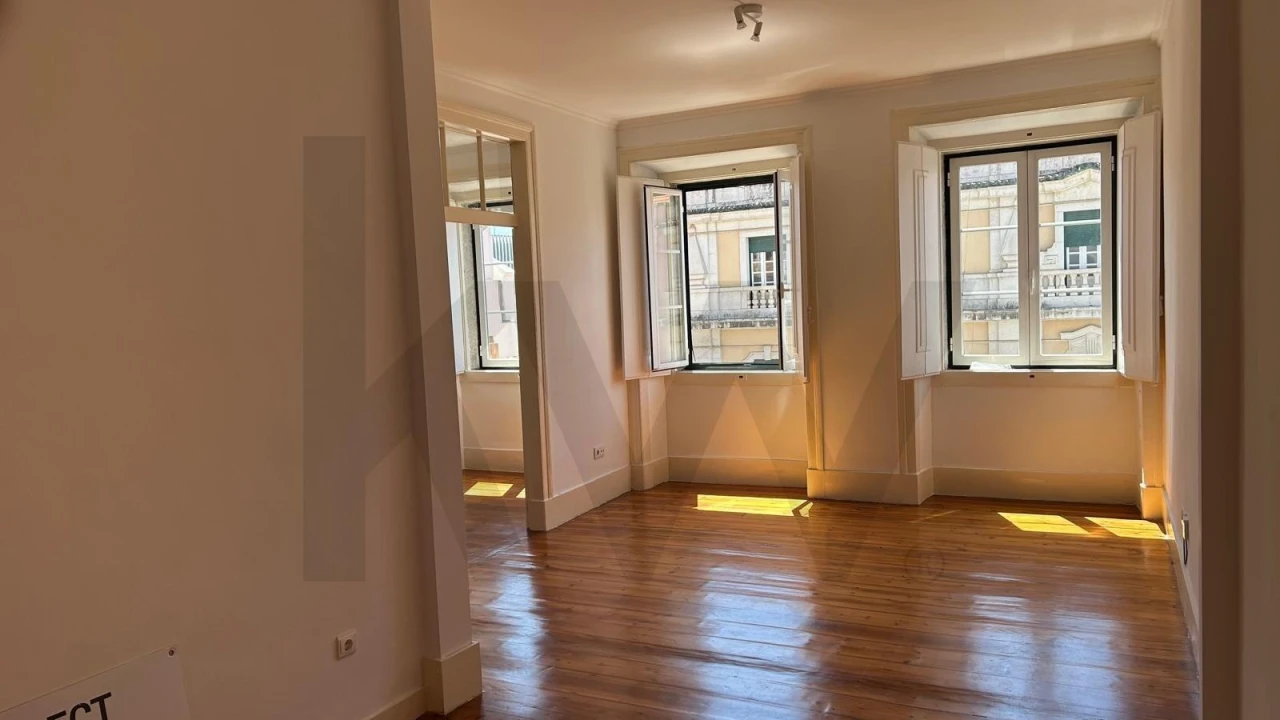 Apartamento T2 para Arrendamento em Misericórdia Foto 8
