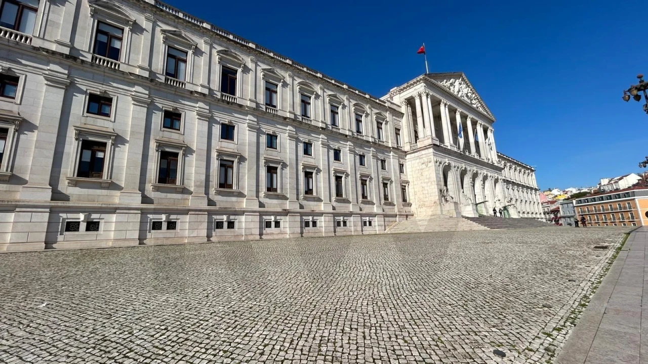 Apartamento T2 para Arrendamento em Misericórdia Foto 42