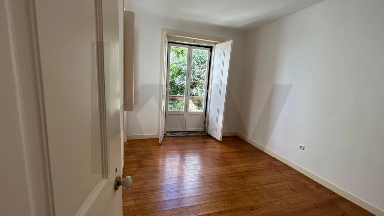 Apartamento T2 para Arrendamento em Misericórdia Foto 16