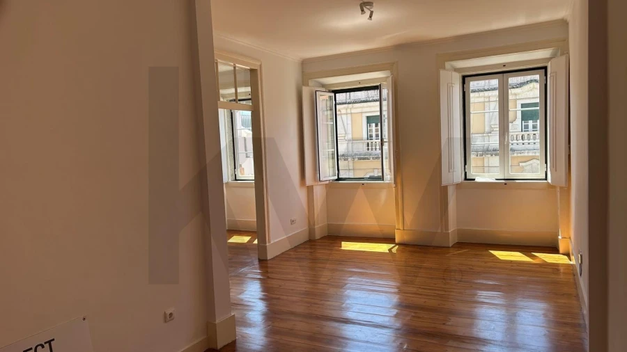 Apartamento T2 para Arrendamento em Misericórdia Foto 8