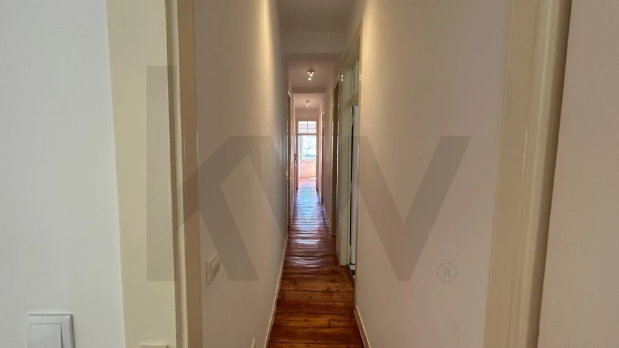 Apartamento T2 para Arrendamento em Misericórdia Foto 15