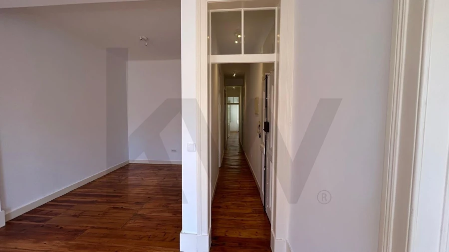 Apartamento T2 para Arrendamento em Misericórdia Foto 11