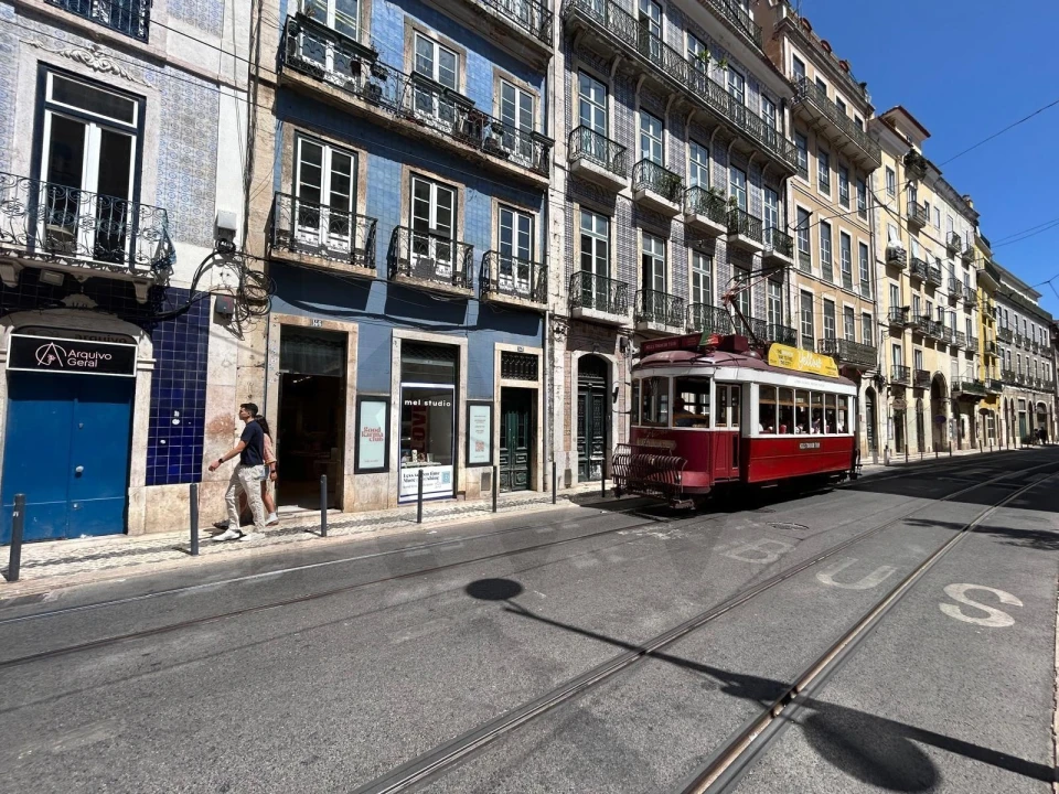 Apartamento T2 para Arrendamento em Misericórdia Foto 33